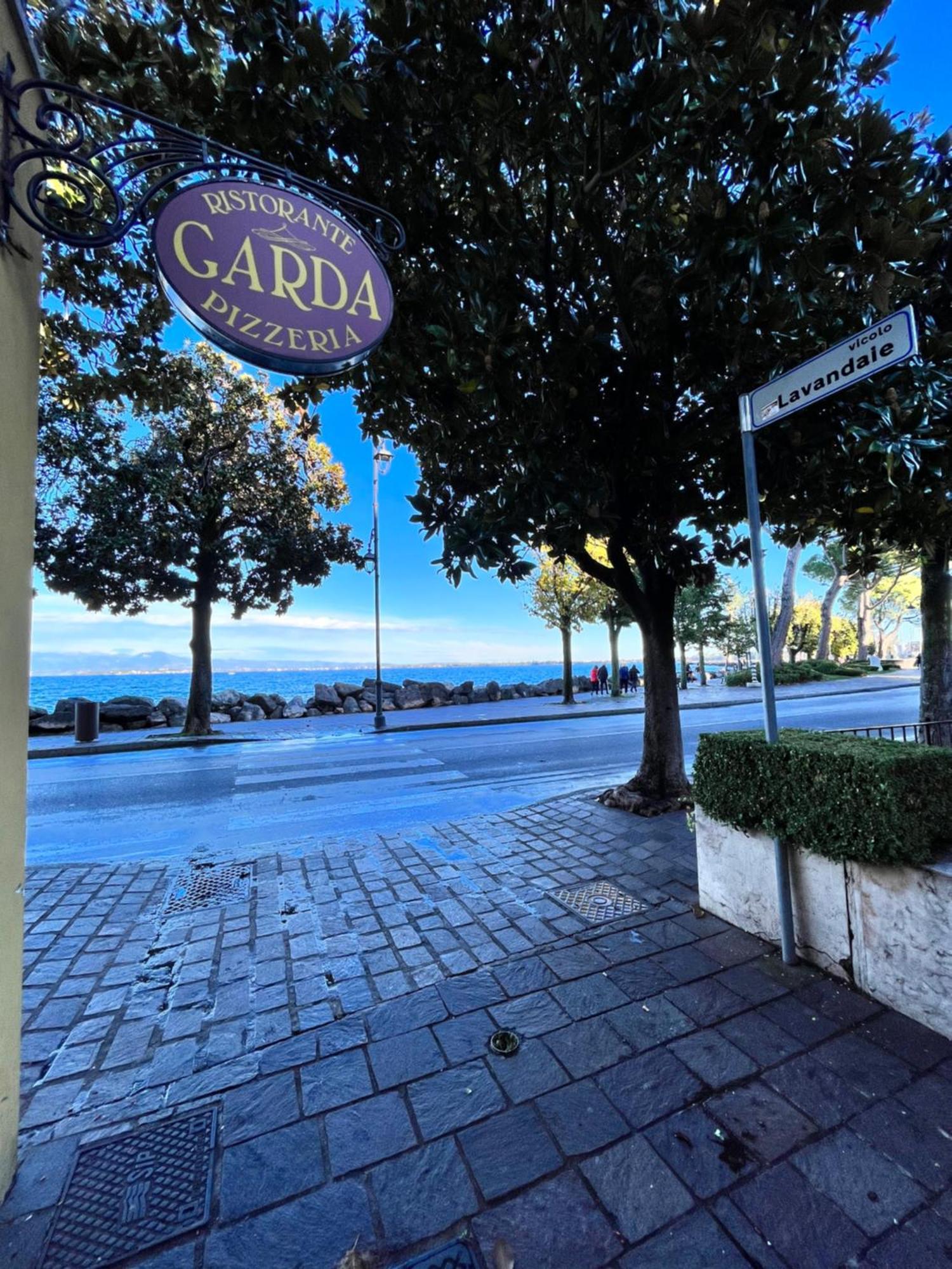 Splendid Lake 2 Desenzano del Garda Buitenkant foto